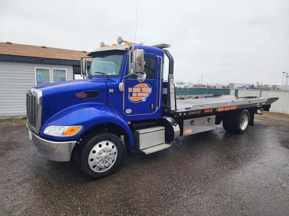 2022 Peterbilt 337 Jerr-Dan Carrier